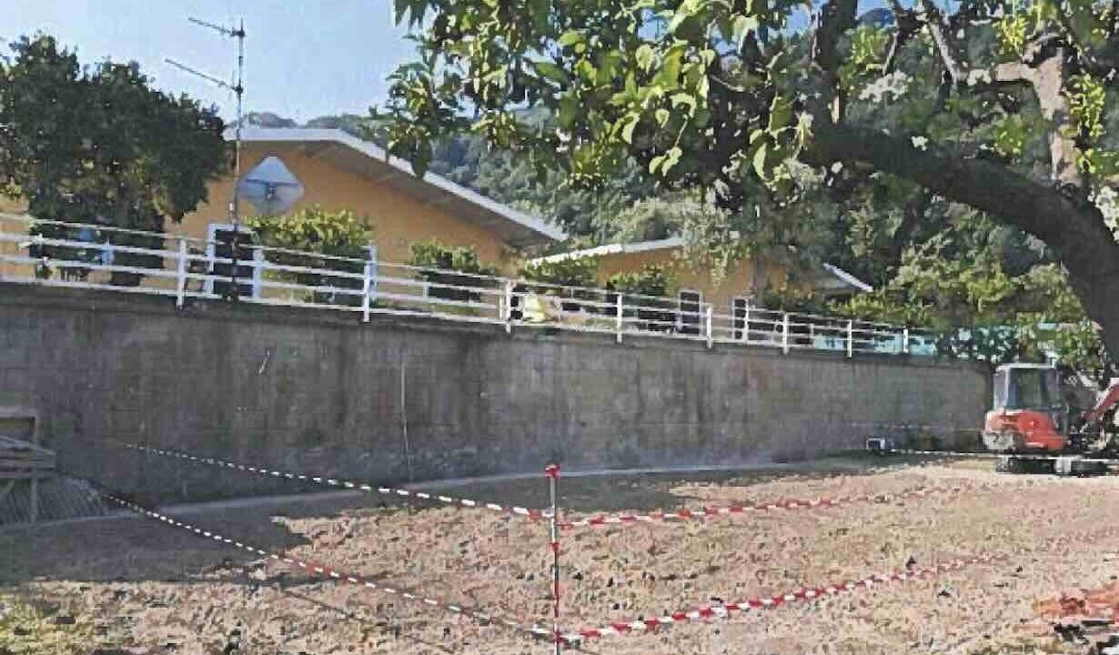Sorrento, dopo quasi due decenni finalmente abbattuta la casa abusiva: la lotta dei cittadini vince!