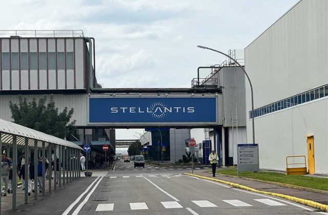 Pomigliano, Stellantis: un anno in più di contratti di solidarietà per sostenere i lavoratori