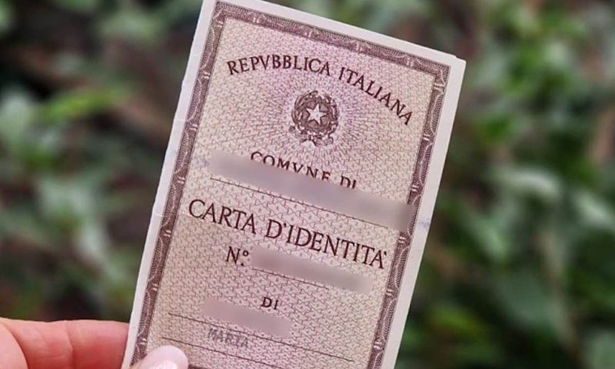 Addio carta d’identità cartacea: cosa cambia per sanità, banche e pensioni a Napoli?