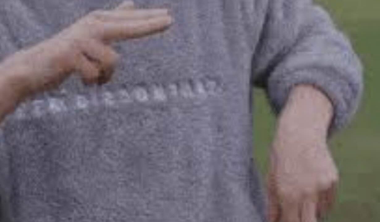 Striano, 28enne scoperto a fare finger gun per evitare il pagamento del B&B: scatta la denuncia