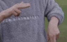 Striano, 28enne scoperto a fare finger gun per evitare il pagamento del B&B: scatta la denuncia