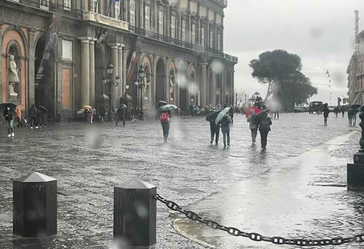 Allerta meteo in Campania: temporali in arrivo, cittadini avvisati fino a stasera