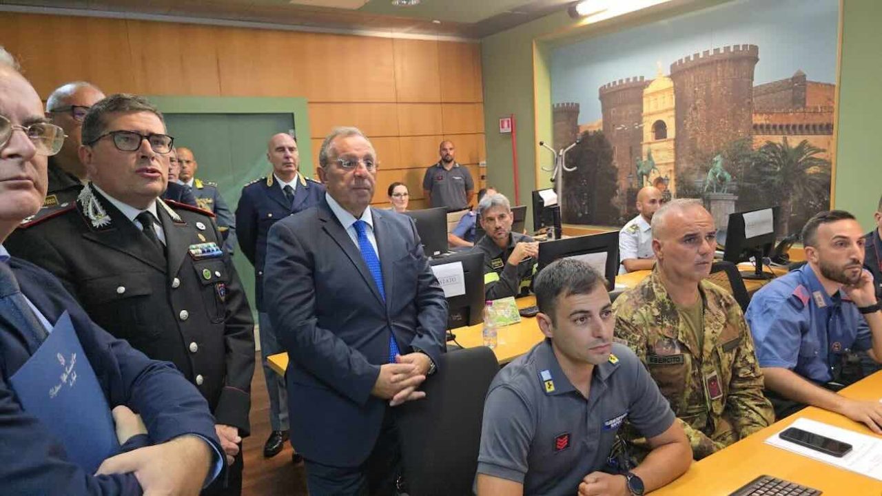 Controllo intensificato in Terra dei Fuochi: il Prefetto di Napoli a capo della nuova strategia anti-incendi e sversamenti illeciti