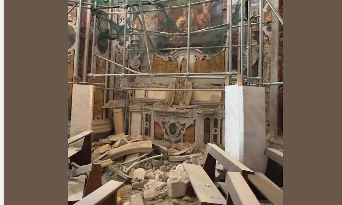 Pozzuoli e Ischia in lutto: il vescovo si fa portavoce della comunità dopo i danni alle chiese