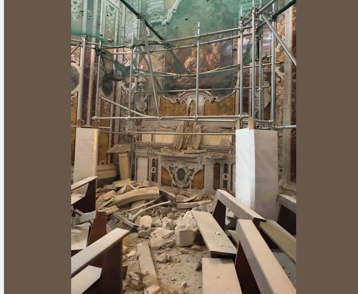 Pozzuoli e Ischia in lutto: il vescovo si fa portavoce della comunità dopo i danni alle chiese