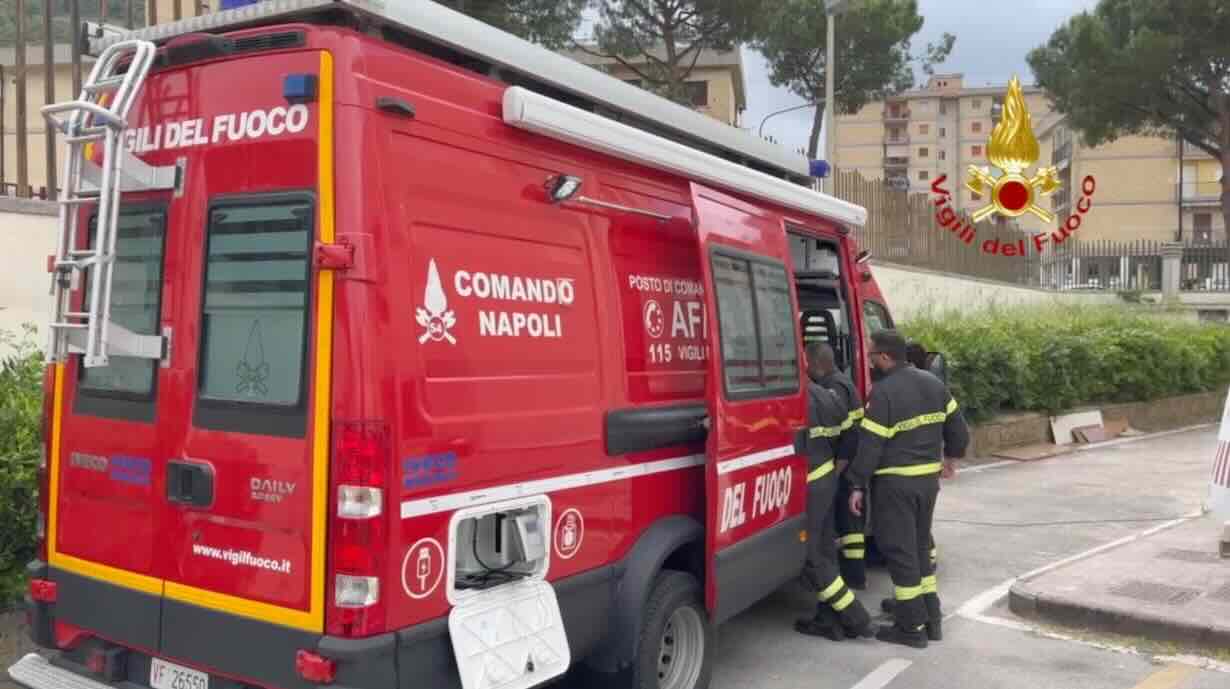 Ansia nei Campi Flegrei: Vigili del Fuoco in azione per salvare un anziano in difficoltà
