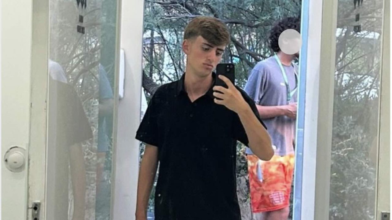 Incidente mortale a Torre Annunziata: un giovane bagnino perde la vita mentre va al lavoro, scatta l’indagine dei carabinierix