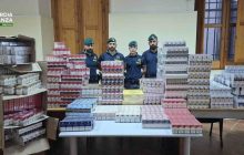 Contrabbandiere sorpreso a Torre Annunziata: blitz della Guardia di Finanza scopre deposito di oltre 220 kg di sigarette illecite