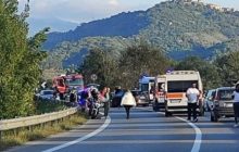 Scontro mortale in Cilento: tragica collisione auto-moto sulla statale 18, comunità in lutto
