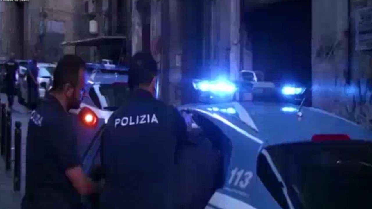 Violenza domestica a Castel Volturno: uomo arrestato dopo l’aggressione alla moglie davanti alla figlia