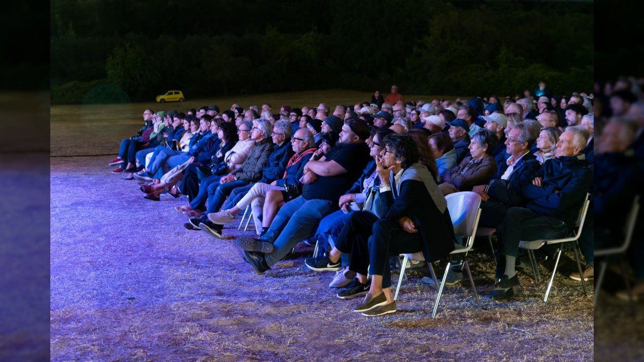Caserta, Settembre al Borgo: Enzo Gragnaniello incanta con un live intimo tra radici napoletane e temi sociali