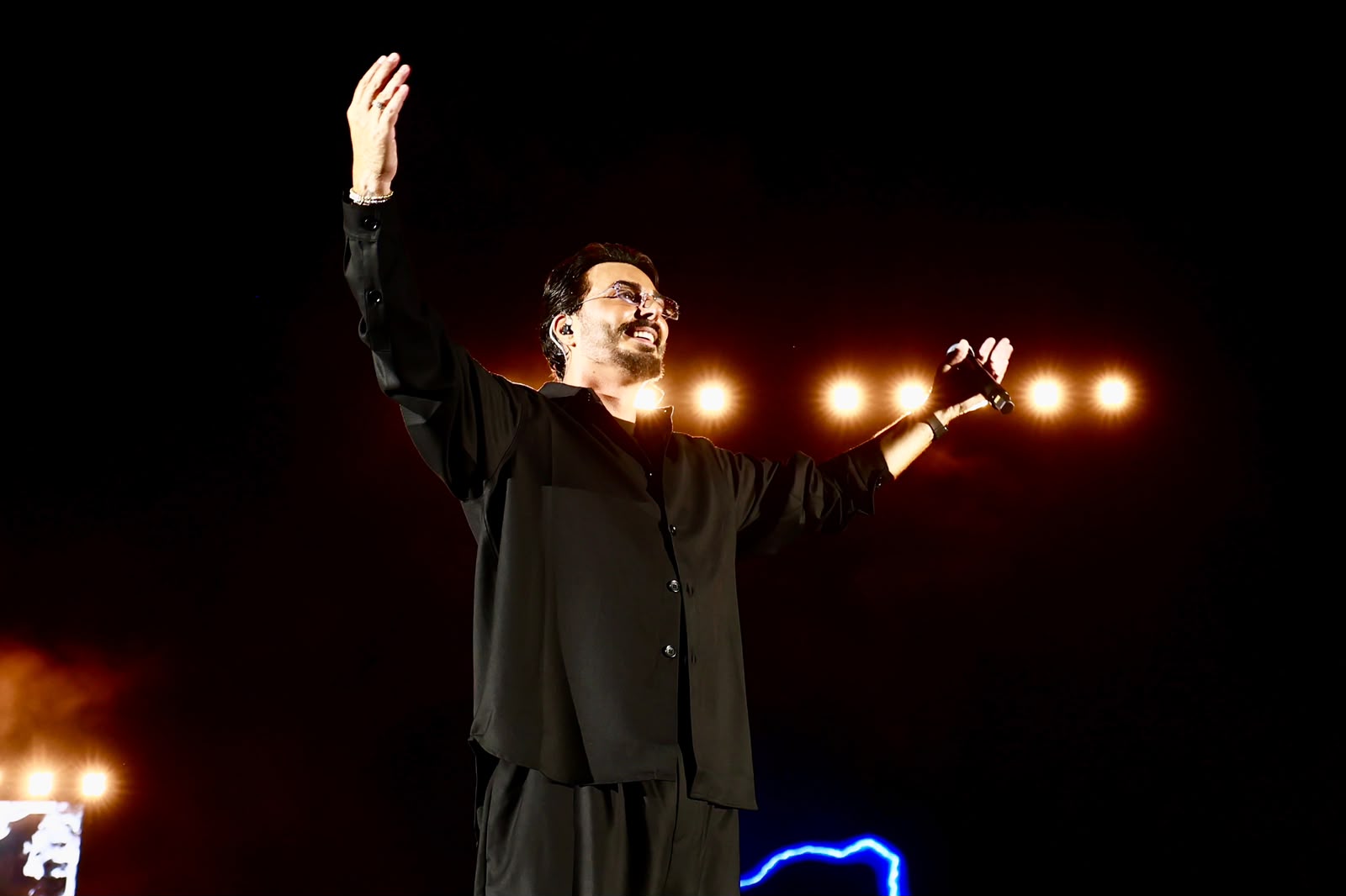 Napoli: Tony Colombo porta lo spettacolo da stadio all’Ippodromo di Agnano davanti a 30.000 spettatori