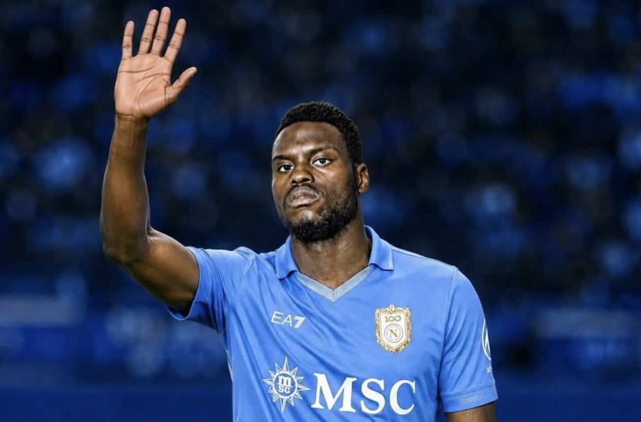 Badiashile avanza verso la completa forma: il Napoli si prepara per l’importante sfida con il Como al Maradona