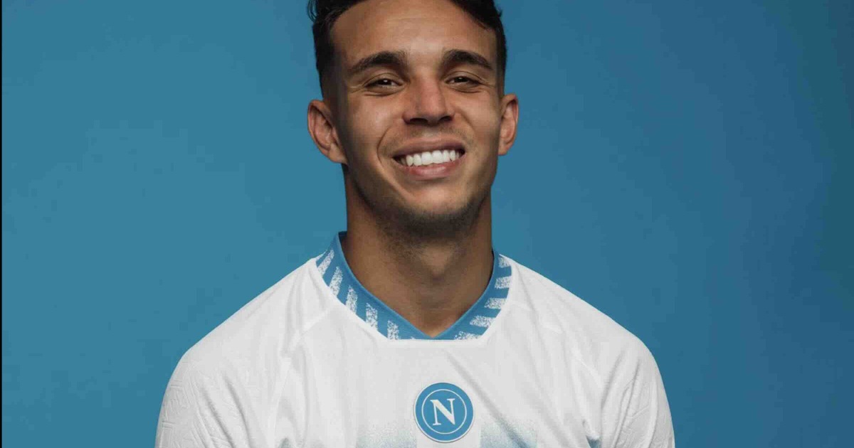 Napoli: Giovane operato per ernia inguinale, escluso dalla lista Uefa e out per l’Inter, rientro dopo la sosta