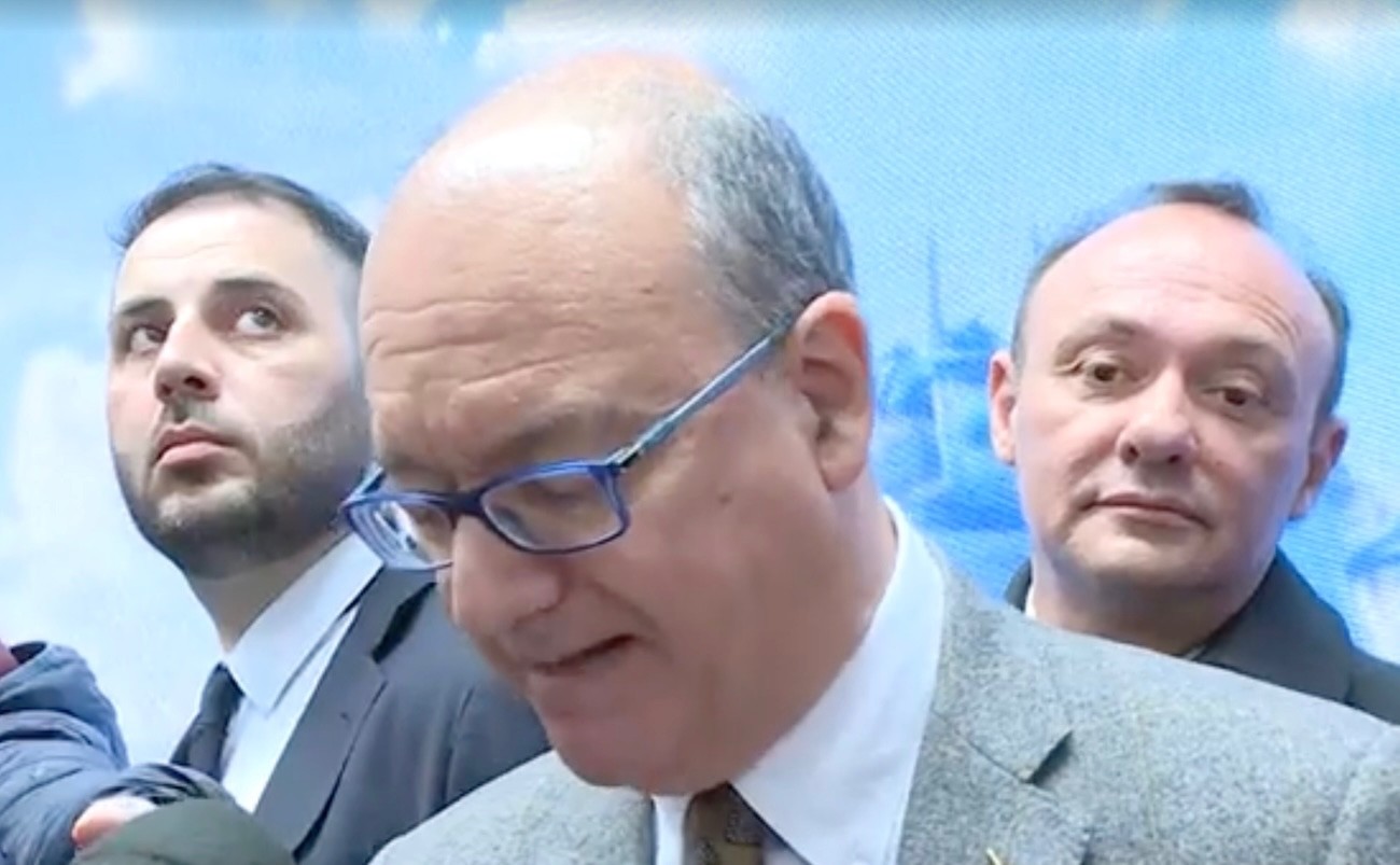 Ministro Valditara minacciato: proiettile e lettera intimidatoria recapitate al Ministero, indagini su diplomi di scuole private in Salerno