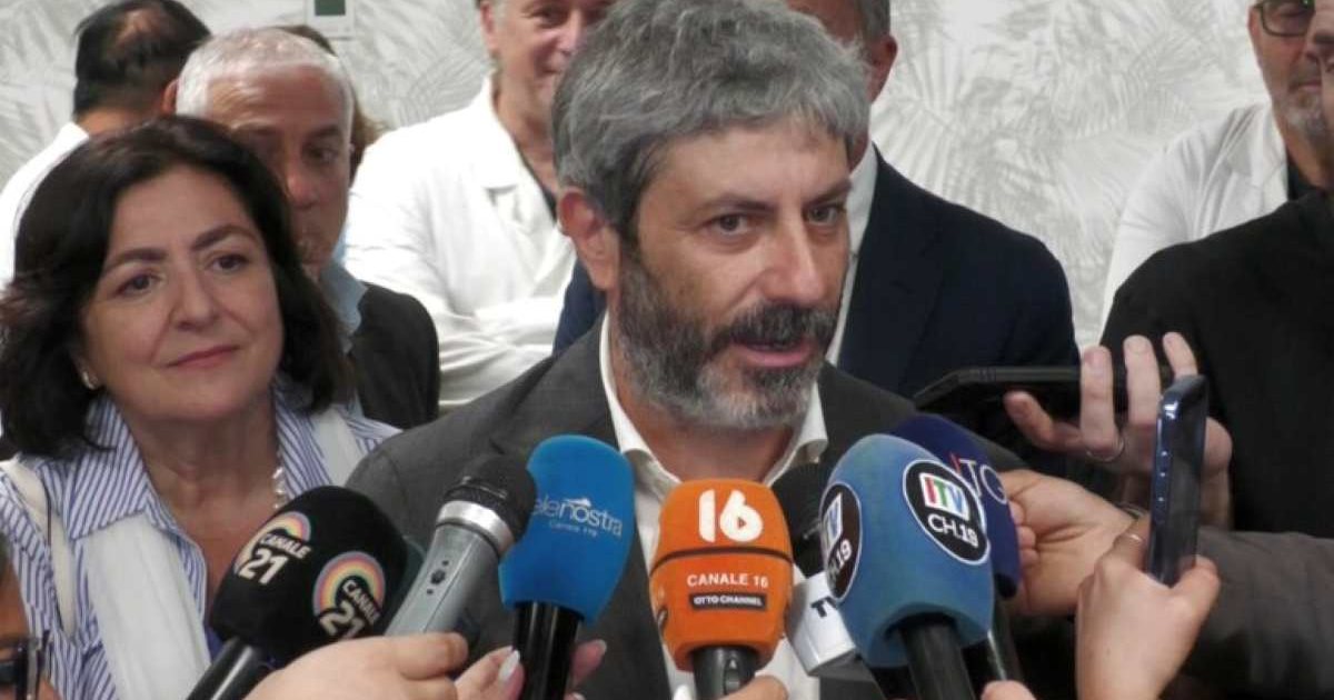 Napoli: pedane sul lungomare potrebbero diventare sistema pubblico stagionale per l’accesso al mare