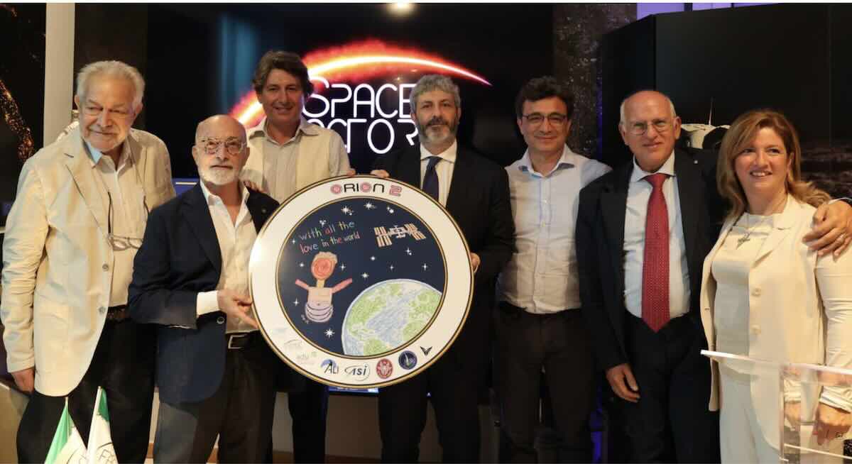 Campania: il presidente Fico in visita a Space Factory per sostenere l’innovazione nel settore aerospaziale