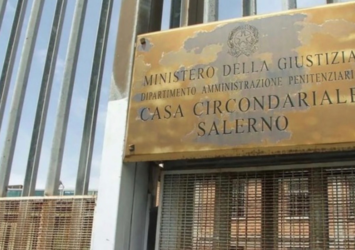 Criticità nel carcere di Fuorni: oltre 580 detenuti in una struttura da 300 posti, il Garante lancia l’allerta sulla salute e assistenza sanitaria.