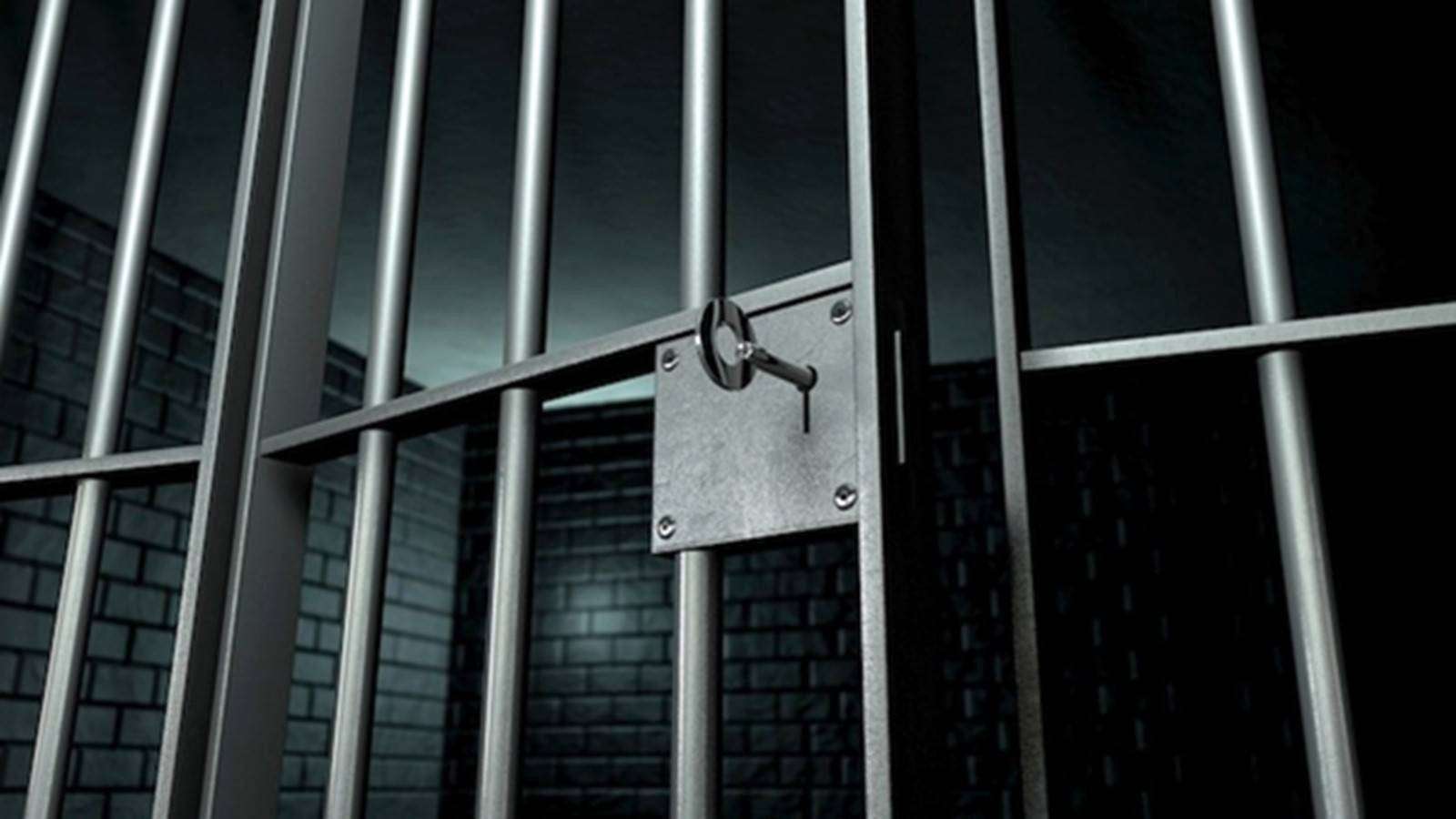 Arresti ai domiciliari ad Ariano Irpino: blitz delle Fiamme Gialle scopre kit da spaccio con hashish, cocaina e sette cellulari