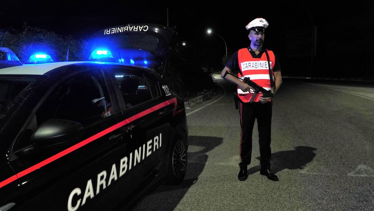 Blitz notturno dei Carabinieri a Santa Maria Capua Vetere: 4 denunciati e 25 infrazioni al codice della strada