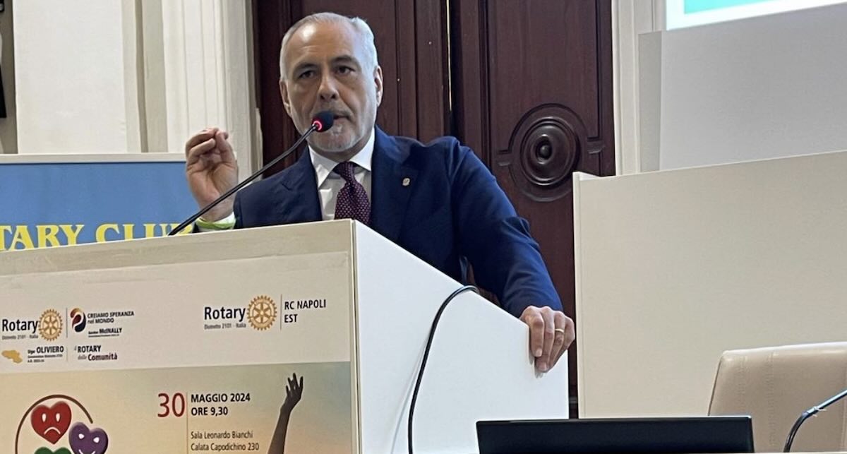 Napoli tra bonifiche e roghi tossici: ecoansia in crescita e la richiesta di una comunicazione istituzionale più chiara