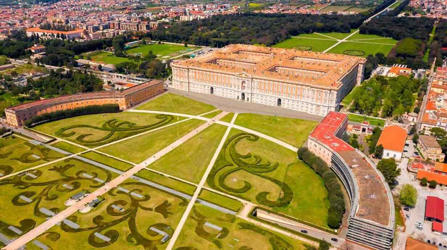 Caserta, biglietteria in centro dal 1° ottobre: più accesso alla Reggia e sostegno al commercio locale