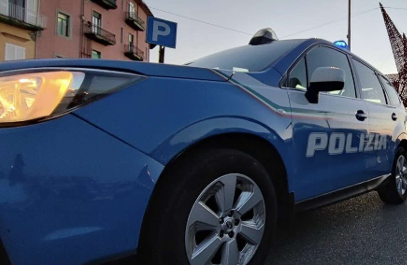 Inseguimento ad alta velocità a Napoli: un 59enne arrestato dopo un rocambolesco incidente in via Foria