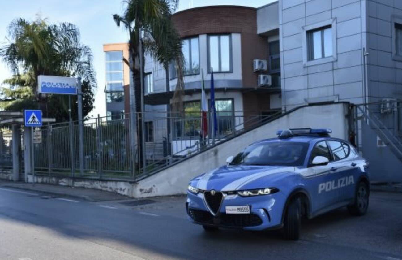 Controllo di polizia a Frattamaggiore: arrestato un 53enne con droga dopo inseguimento sospetto su scooter