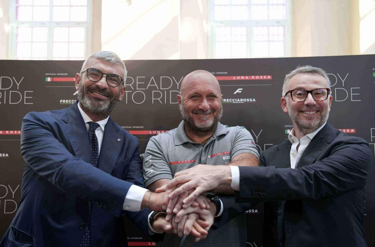 Napoli si prepara per la 38ª America’s Cup: nasce la sinergia tra Frecciarossa e Luna Rossa per un evento senza precedenti in Italia.