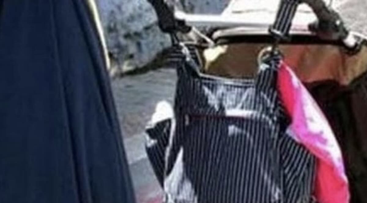 Afragola, due donne arrestate al centro commerciale dopo aver nascosto capi rubati in passeggino