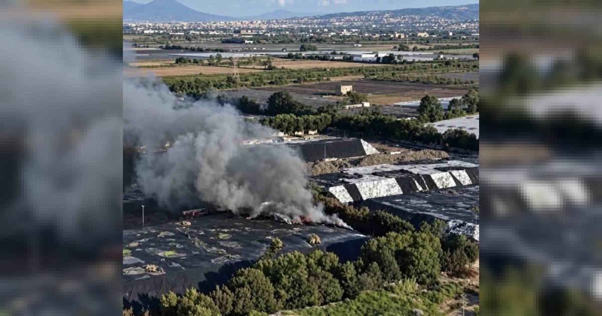 Giugliano: incendio all’ecoballe di Taverna del Re, prefetto convoca CCS e si cercano nuove fonti d’acqua