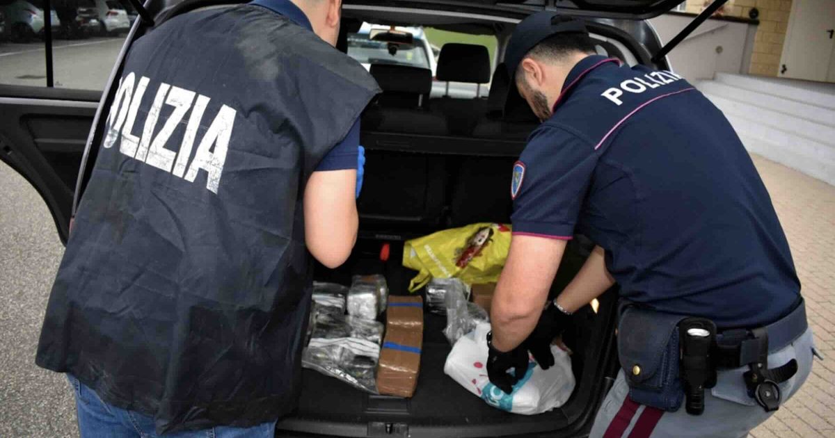 Maxi sequestro di drug trafficking: 18 kg di hashish intercettati dalla Polizia a Pastorano