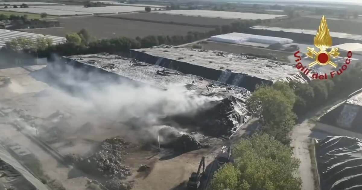 Incendio a Giugliano, ARPA valuta: terzo monitoraggio mostra diossine nei limiti di legge