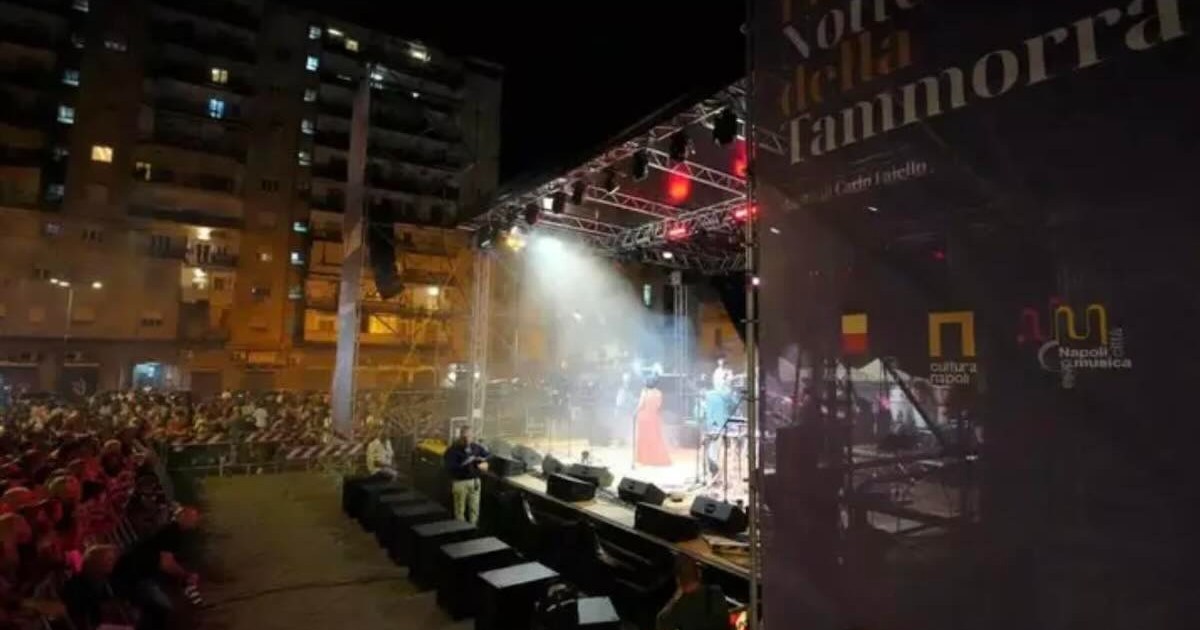 Piazza Mercato si anima: la Notte della Tammorra celebra la tradizione e i nuovi talenti della musica popolare napoletana