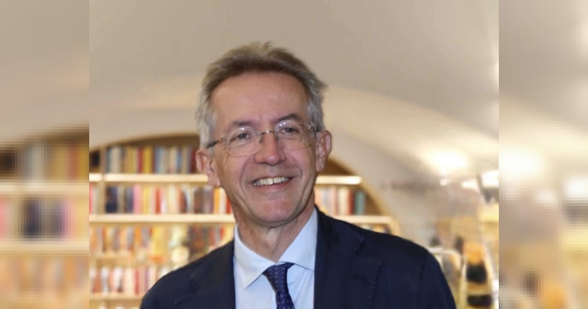 Manfredi riafferma il suo impegno per Napoli: ‘Niente primarie che diventino scontri interni’