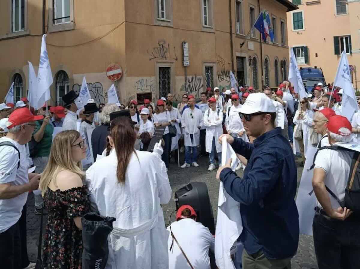 Sciopero dei Medici di Medicina Generale a Napoli: mobilitazione contro l’accordo sulle Case della Comunità il 15 e 16 settembre
