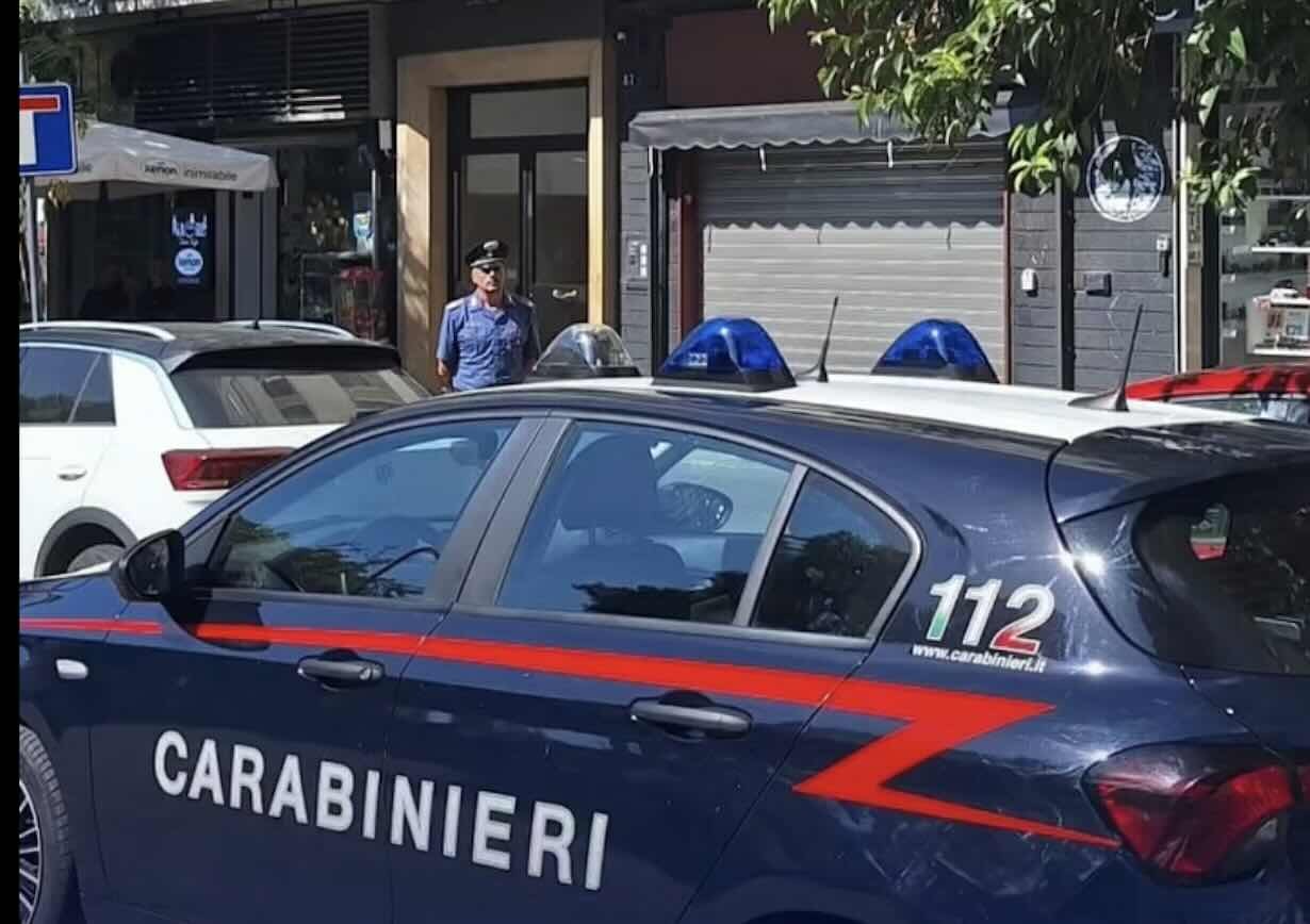 Napoli: blitz notturno dei carabinieri tra Vomero e Scampia, quattro denunciati e droga sequestrata