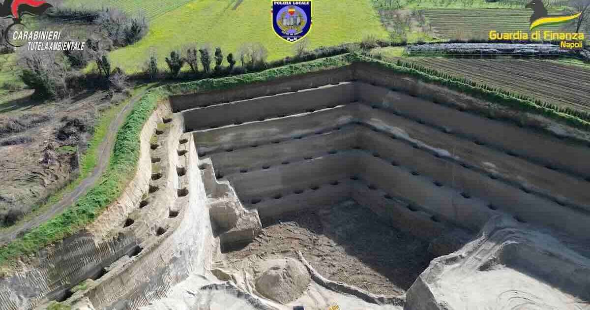 Imprenditore indagato per gestione illecita dei rifiuti: sequestrata discarica nel Parco Metropolitano di Napoli