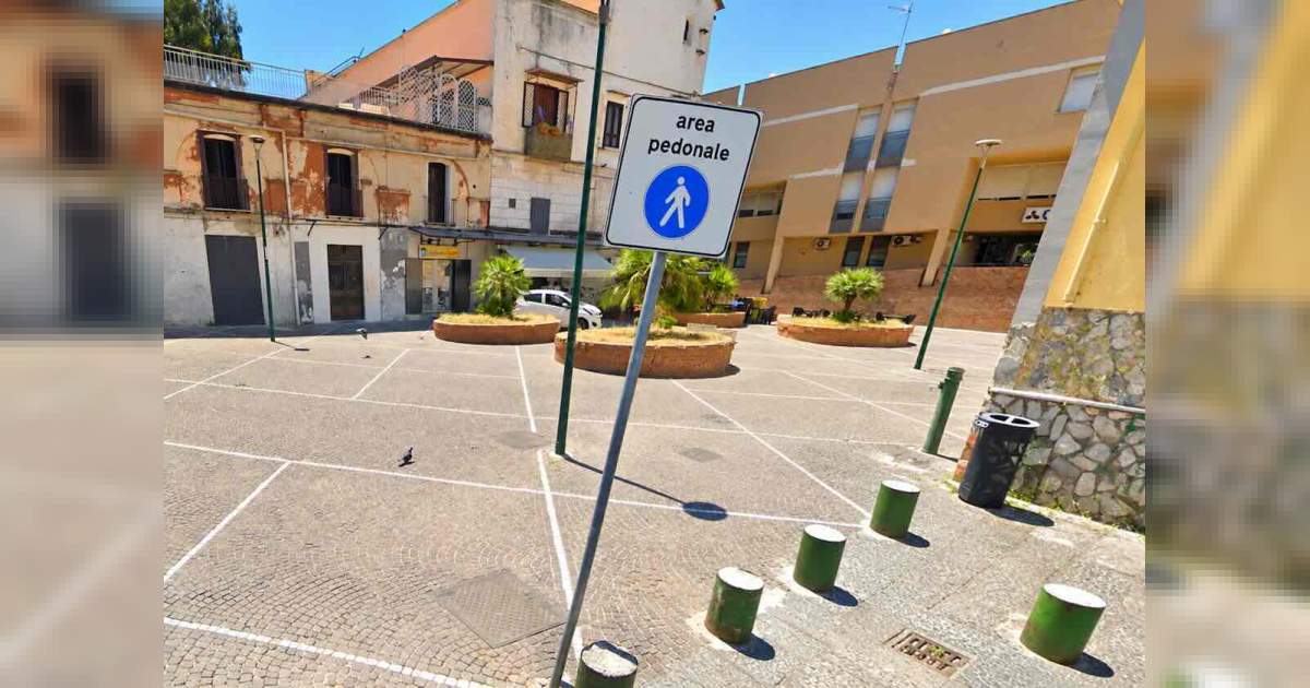 Due ragazzi denunciati a Napoli per vandalismo: distruggono dissuasori per una selfie sul web