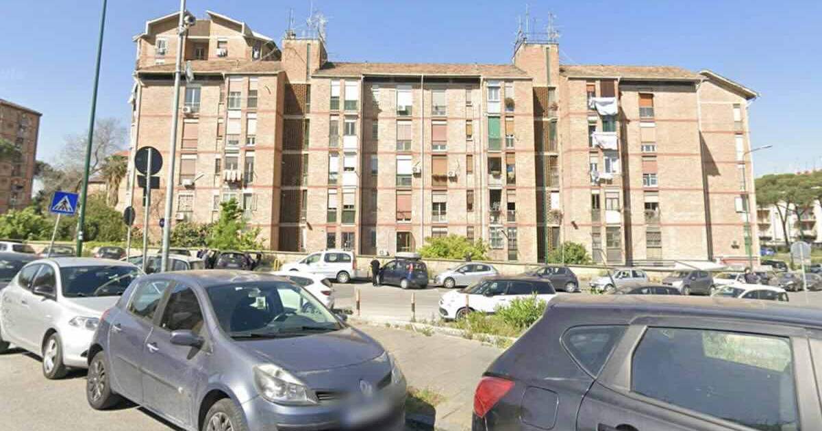 Napoli, Rione Traiano: 56enne arrestato per evasione dagli arresti domiciliari, sorpreso fuori casa durante controllo