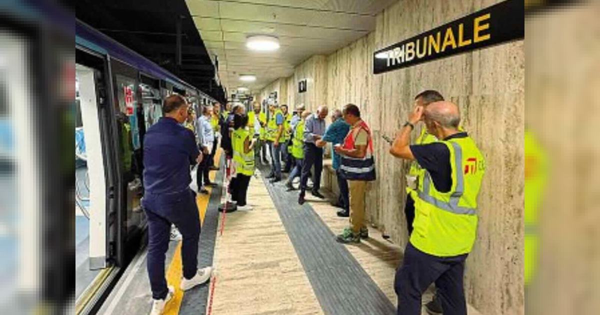Inaugurazione storica a Napoli: entra in servizio il primo convoglio della stazione Tribunale della Linea 1