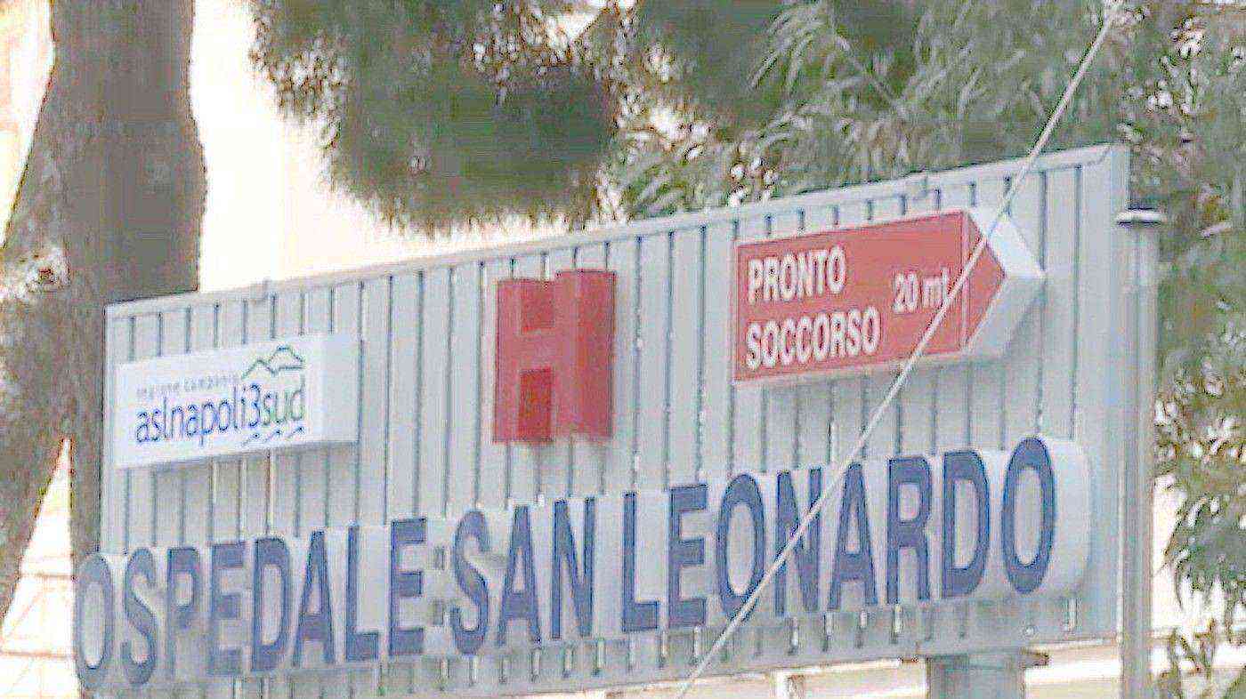 Castellammare di Stabia: donna ferita salvata da carabiniere fuori servizio, indagini in corso