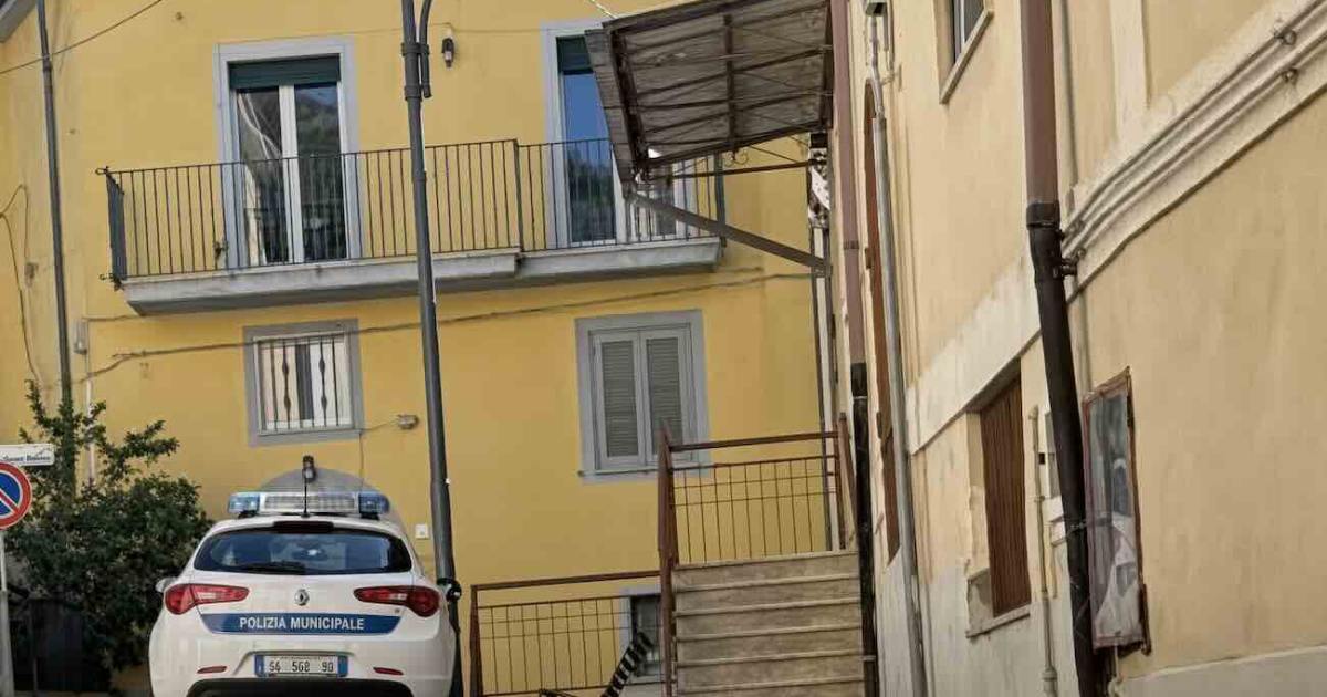 Pellezzano: madre soffocata nel sonno, l’autore si costituisce dopo aver predisposto i soldi per il funerale