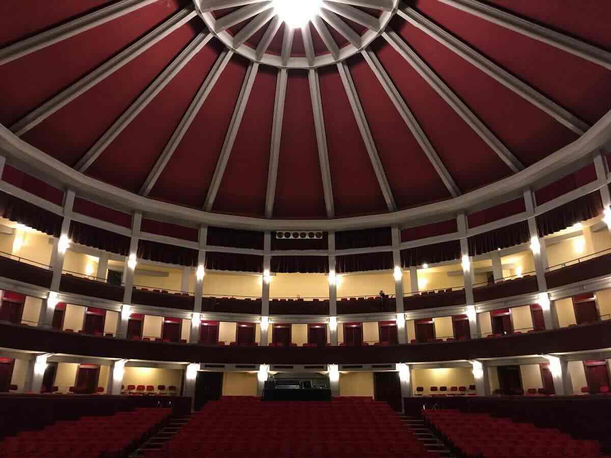 Politeama Napoli: riscossa culturale con abbonamenti personalizzati per il teatro 2026/27