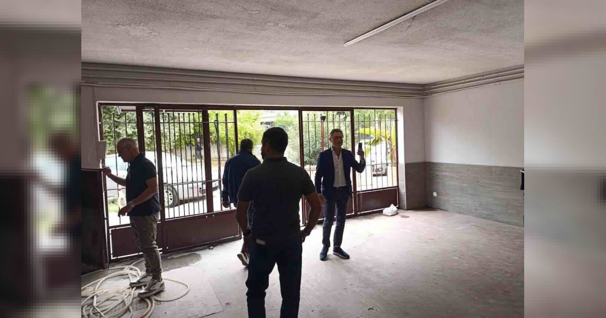 Napoli, Ponticelli: sequestri a due alloggi abusivi negli androni di un palazzo popolare; emerge una nuova costruzione
