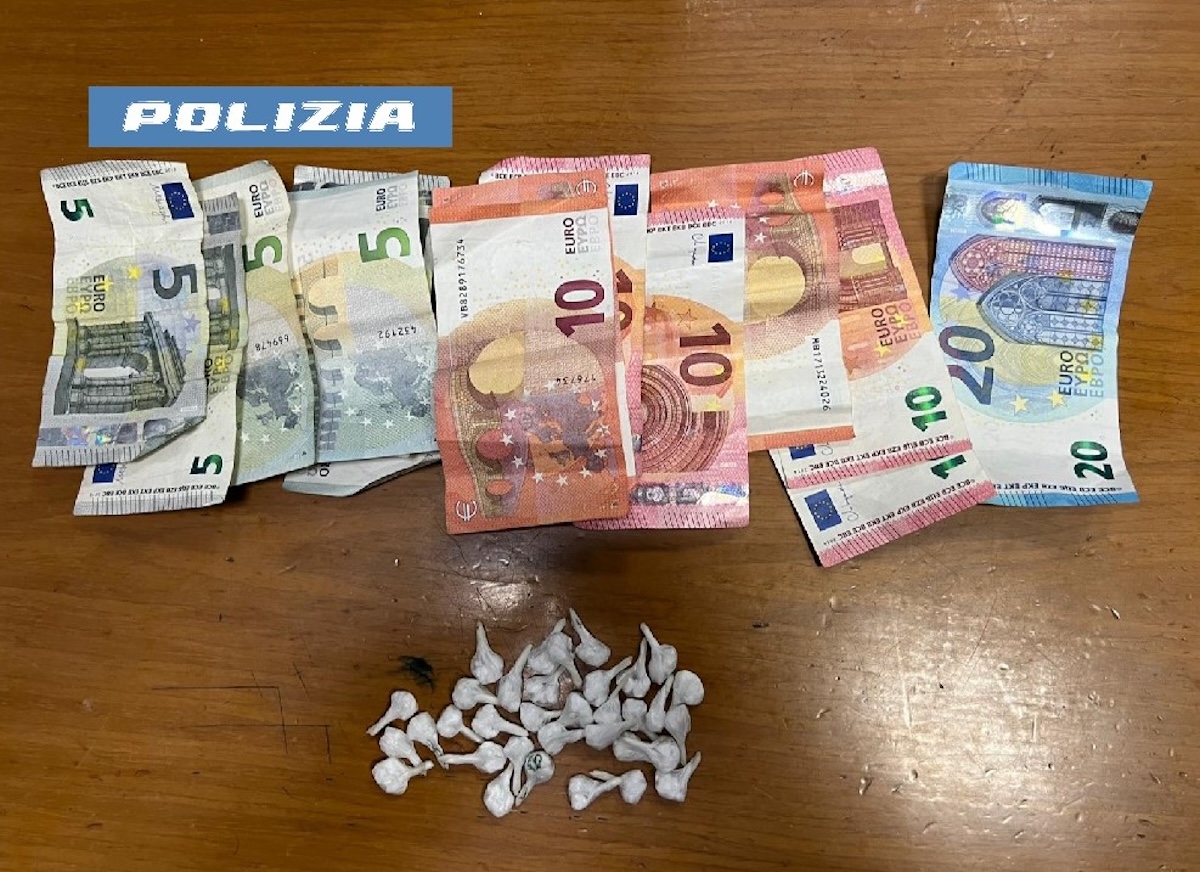 Femminile, la droga e la fuga: controllo in Porta Nolana si conclude con un arresto per spaccio