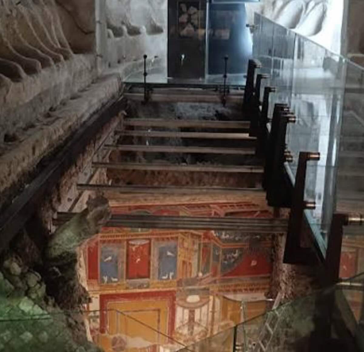 Inaugurazione della Villa Romana di Positano: un progetto di scavo aperto al pubblico arricchisce l’eredità culturale del sito archeologico.