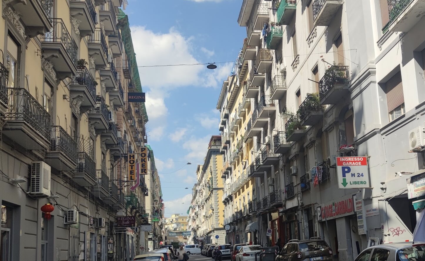 ​Controllo della polizia al rione Vasto, fermato un 29enne mentre vendeva droga in strada