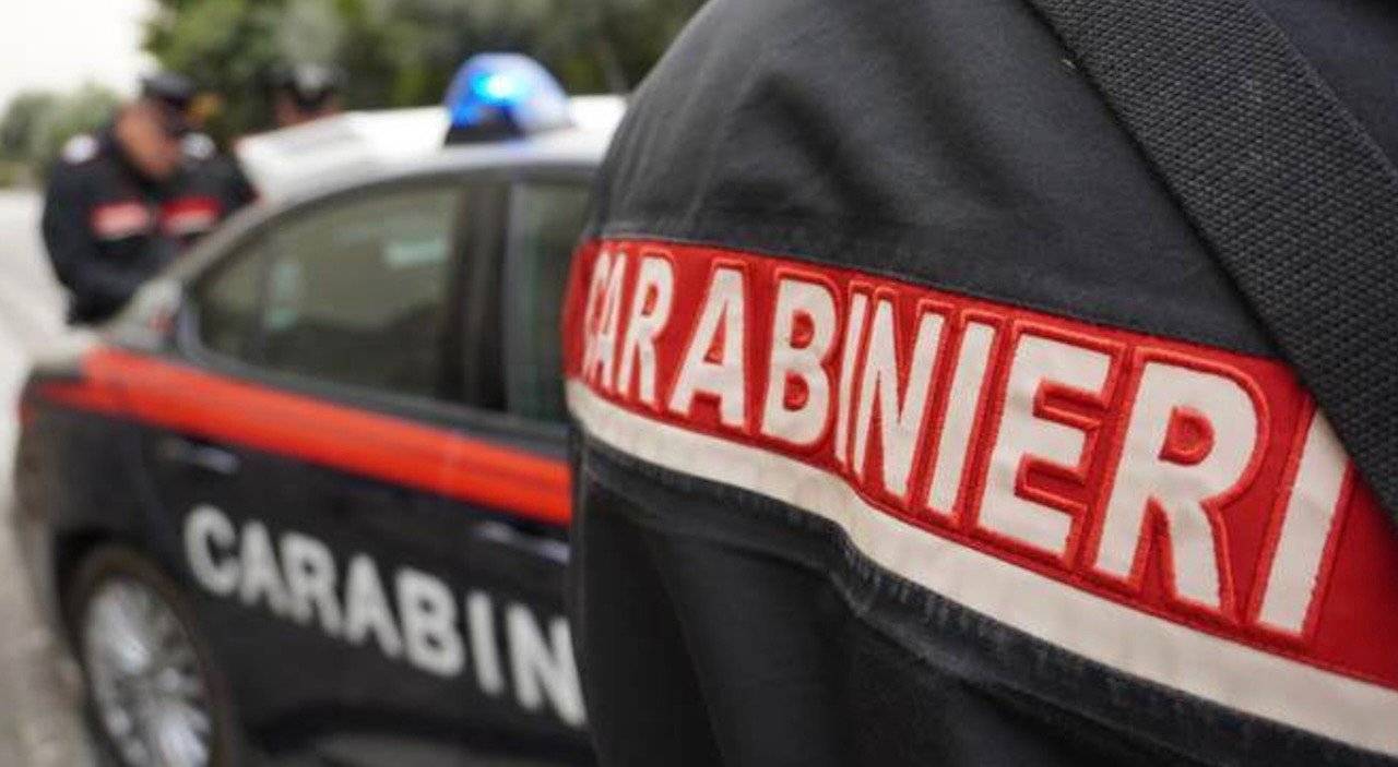 Brusciano: droga nascosta negli slip e 525 euro in contanti, due pusher arrestati