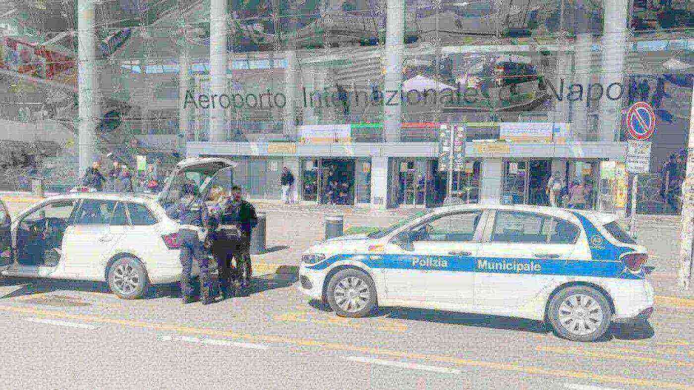 Intervento della polizia al check-in di Capodichino: arrestato un 41enne per resistenza a pubblico ufficiale